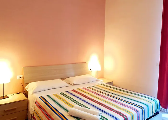 Hotel near College: Hostel Mancini Naples